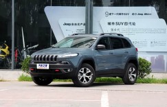 座椅存患 克莱斯勒召回部分进口自由光