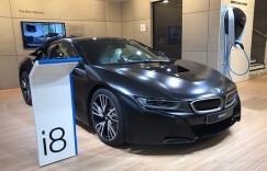 纯黑色涂装版宝马i8现身日内瓦车展