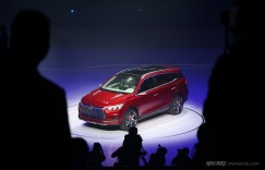 科技感爆棚 艾格操刀的比亚迪王朝概念车亮相