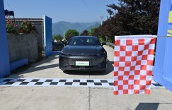 13分钟拿下东方阿尔卑斯魔鬼山路，第二代UNI-V智电iDD动力足、操控稳可见一斑