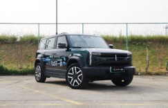 造型硬朗有四驱，15万就能圆越野车梦？