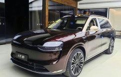 双零重力座椅加持 问界M9 2025款Ultra大五座版化身“移动智能豪宅”