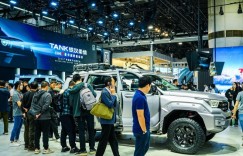 共创无界！坦克400 Hi4-T广州车展引领潮玩越野新风尚