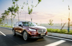 空间满分还有超强动力，林肯冒险家和宝马X1怎么选