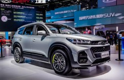 售价148,888元起，奇瑞瑞虎8工匠派联名款改装车赋能潮流出行