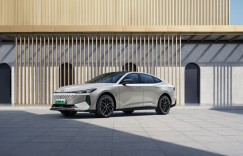 第二代长安UNI-V智电 iDD将于北京车展公布售价以及宠粉权益，可插混可增程，开启智电轿跑新时代