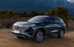 对比锋兰达双擎领先版、星越L长风版，长安第三代CS75PLUS冠军版很能打