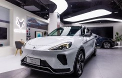 10万元+限时免费升级 极狐汽车这波福利太超值