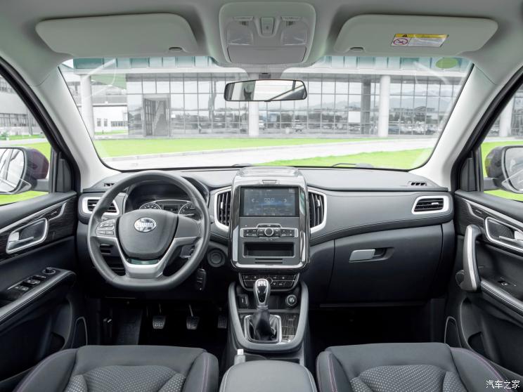 SWM斯威汽车 SWM斯威X7 2020款 2.0L 手动冠军版 7座 SWM斯威汽车 SWM斯威X7 2020款 2.0L 手动冠军版 7座