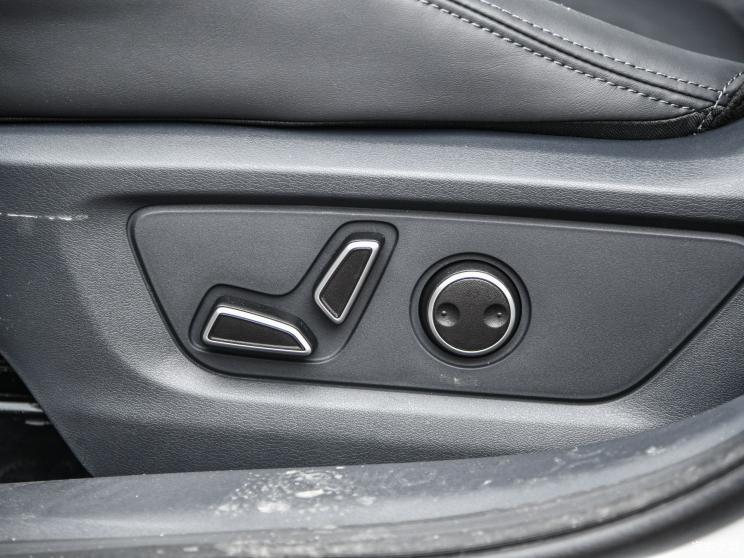 长安汽车 长安UNI-T 2020款 1.5T 旗舰型 长安汽车 长安UNI-T 2020款 1.5T 旗舰型