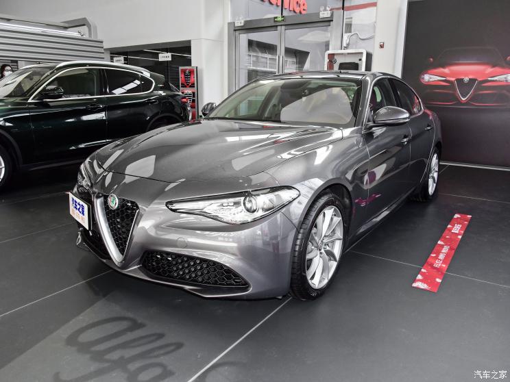阿尔法・罗密欧 Giulia 2021款 2.0T 280HP 豪华运动版 阿尔法・罗密欧 Giulia 2021款 2.0T 280HP 豪华运动版