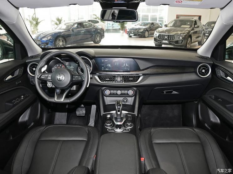 阿尔法・罗密欧 Stelvio 2021款 2.0T 280HP 豪华版 阿尔法・罗密欧 Stelvio 2021款 2.0T 280HP 豪华版