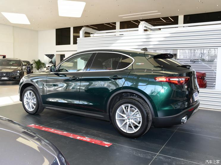 阿尔法・罗密欧 Stelvio 2021款 2.0T 280HP 豪华版 阿尔法・罗密欧 Stelvio 2021款 2.0T 280HP 豪华版