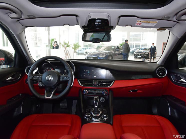 阿尔法・罗密欧 Giulia 2021款 2.0T 280HP 豪华版 阿尔法・罗密欧 Giulia 2021款 2.0T 280HP 豪华版