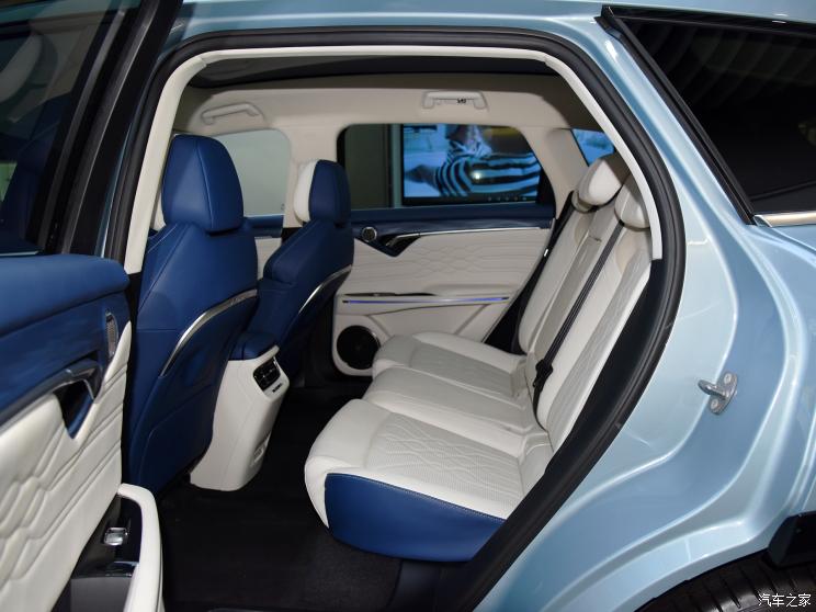 岚图汽车 岚图FREE 2021款 纯电版 岚图汽车 岚图FREE 2021款 纯电版