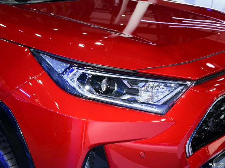 一汽丰田 RAV4荣放双擎E+ 2021款 基本型 一汽丰田 RAV4荣放双擎E+ 2021款 基本型
