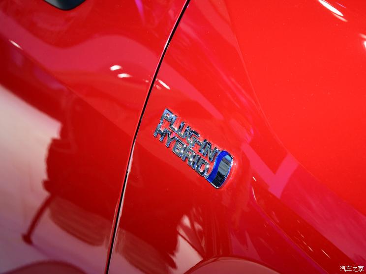 一汽丰田 RAV4荣放双擎E+ 2021款 基本型 一汽丰田 RAV4荣放双擎E+ 2021款 基本型