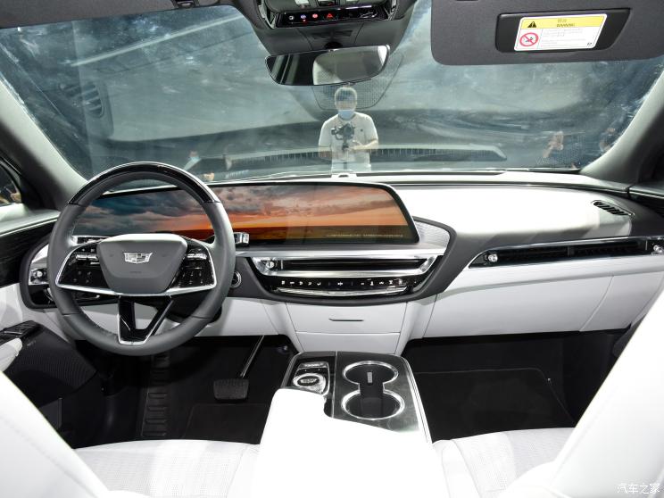 上汽通用凯迪拉克 LYRIQ 2022款 后驱长续航豪华版 上汽通用凯迪拉克 LYRIQ 2022款 后驱长续航豪华版