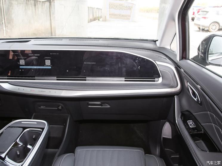 上汽大通 上汽大通MAXUS G90 2022款 2.0T 高配版 7座 上汽大通 上汽大通MAXUS G90 2022款 2.0T 高配版 7座