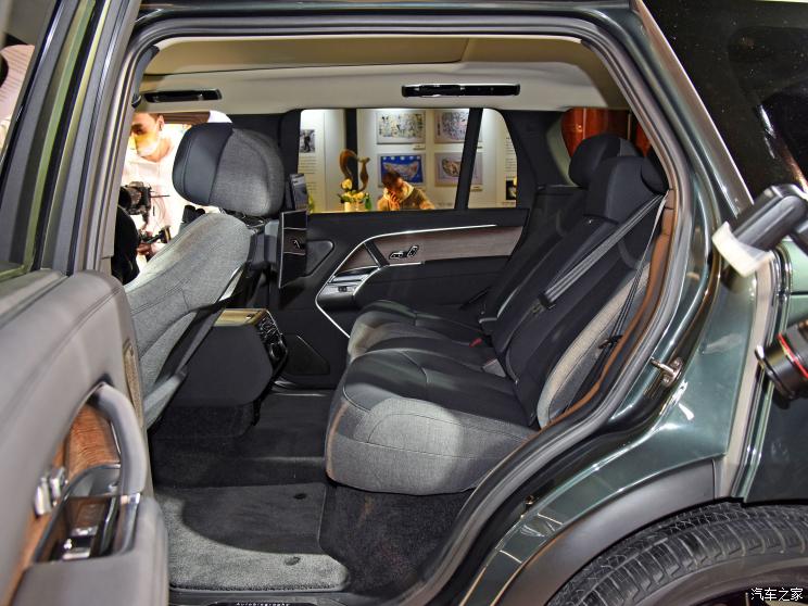 路虎(进口) 揽胜 2022款 3.0 L6 400PS 典范加长版 路虎(进口) 揽胜 2022款 3.0 L6 400PS 典范加长版