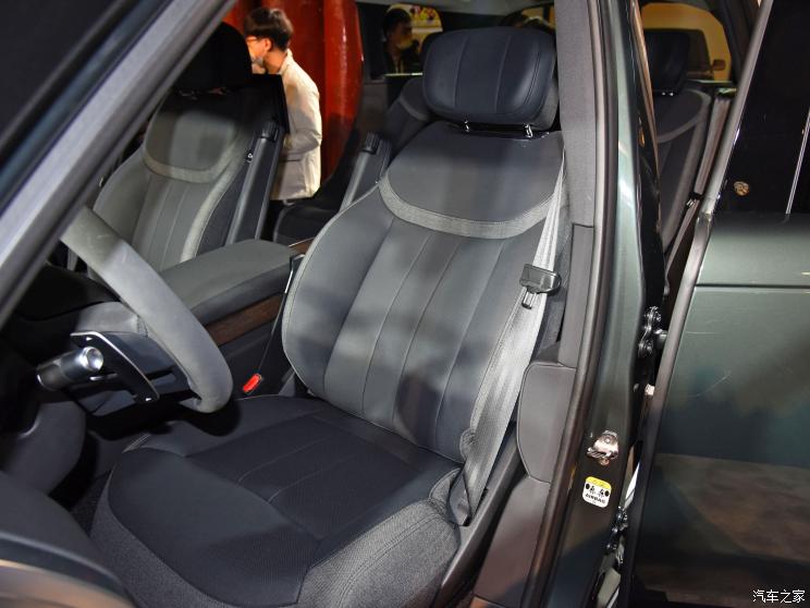 路虎(进口) 揽胜 2022款 3.0 L6 400PS 典范加长版 路虎(进口) 揽胜 2022款 3.0 L6 400PS 典范加长版