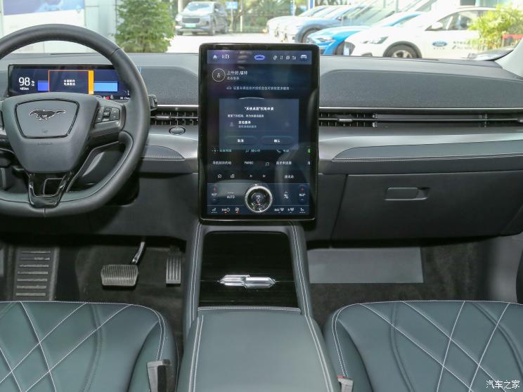 福特电动车 Mustang Mach-E 2021款 无疆后驱版(长续航) 福特电动车 Mustang Mach-E 2021款 无疆后驱版(长续航)