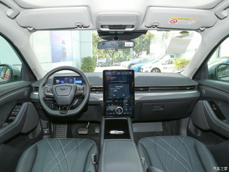 福特电动车 Mustang Mach-E 2021款 无疆后驱版(长续航) 福特电动车 Mustang Mach-E 2021款 无疆后驱版(长续航)