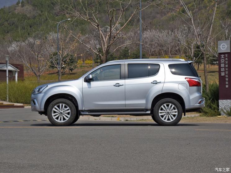 江西五十铃 mu-X牧游侠 2022款 2.0T 汽油基本型 江西五十铃 mu-X牧游侠 2022款 2.0T 汽油基本型