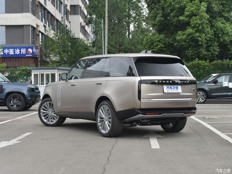 路虎(进口) 揽胜 2022款 4.4 V8 530PS 首发版