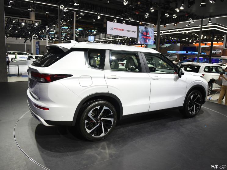 广汽三菱 欧蓝德 2022款 1.5T CVT四驱高配版 7座