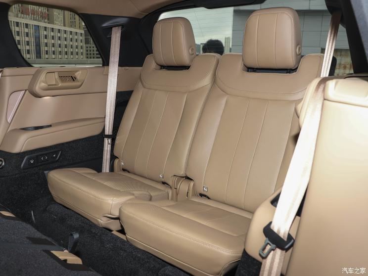 路虎(进口) 揽胜 2023款 3.0 L6 400PS 盛世七座加长版