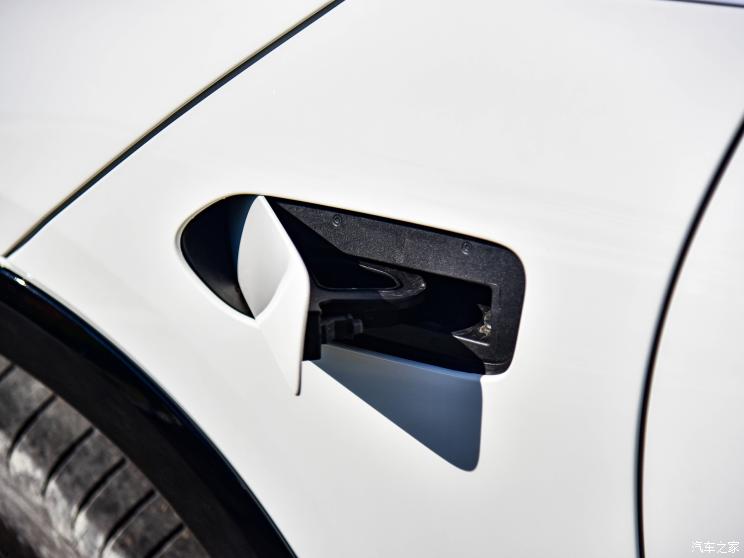 梅赛德斯-EQ 奔驰EQS SUV 2023款 450 4MATIC 豪华版 梅赛德斯-EQ 奔驰EQS SUV 2023款 450 4MATIC 豪华版