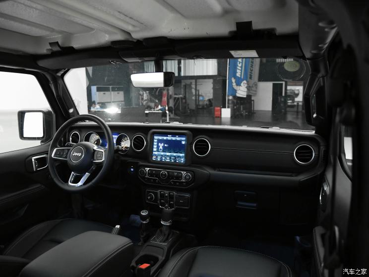 Jeep(进口) 角斗士 2022款 3.6L 先行版 Jeep(进口) 角斗士 2022款 3.6L 先行版