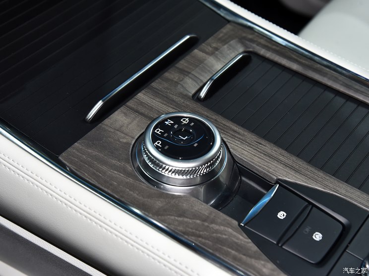 长安福特 探险者 2023款 EcoBoost 285 四驱赤金版 6座 长安福特 探险者 2023款 EcoBoost 285 四驱赤金版 6座