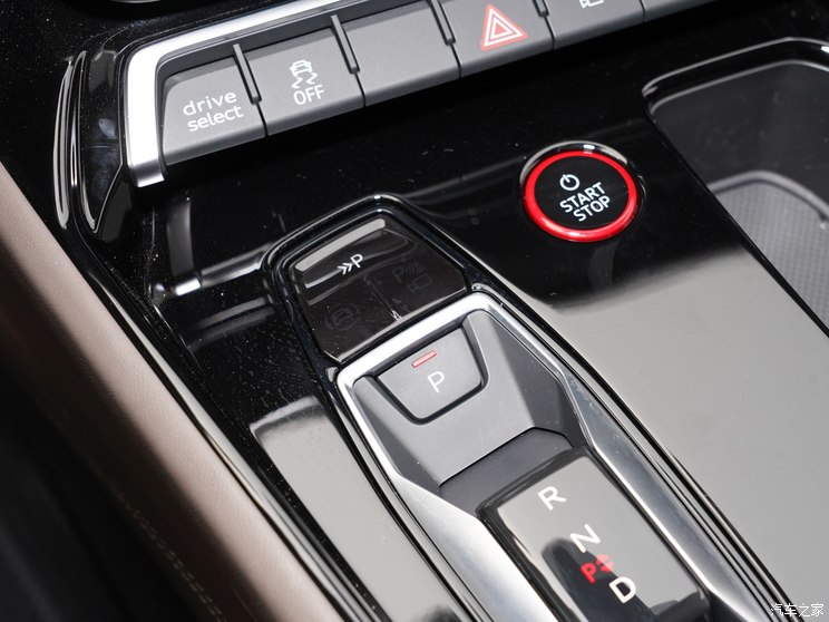 Audi Sport 奥迪RS e-tron GT 2023款 基本型 Audi Sport 奥迪RS e-tron GT 2023款 基本型