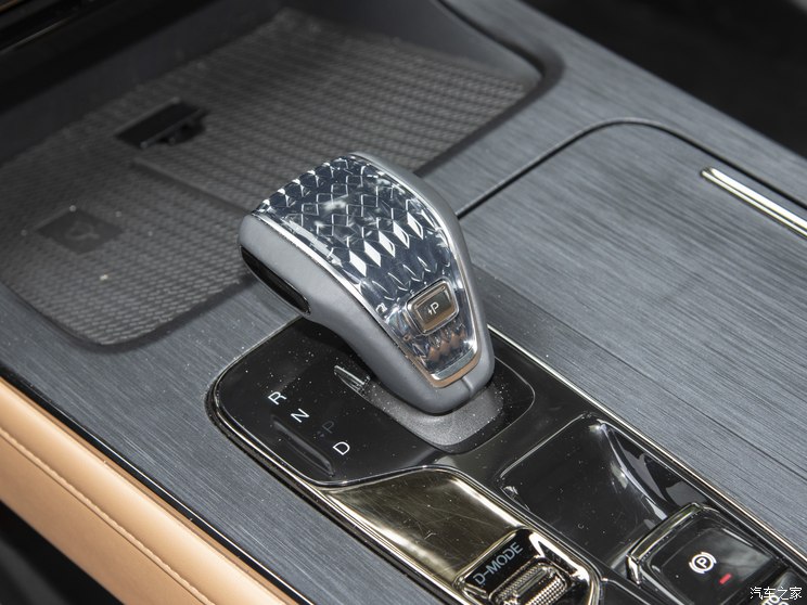 广汽乘用车 传祺ES9 2023款 2.0T 旅行者 广汽乘用车 传祺ES9 2023款 2.0T 旅行者