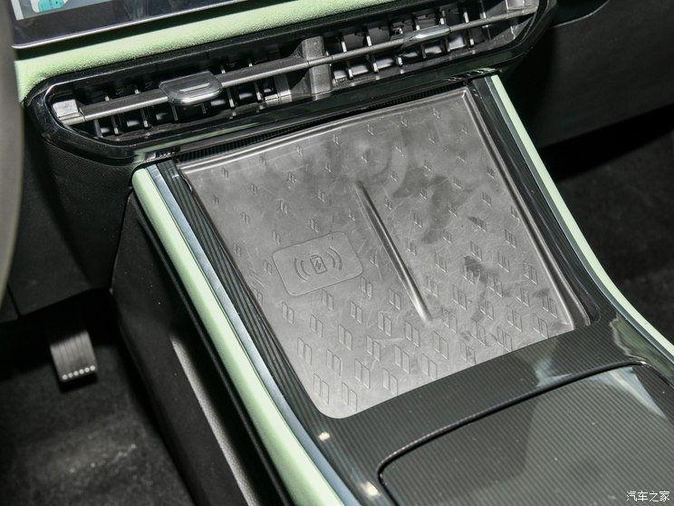 睿蓝汽车 睿蓝7 2023款 605km 猎光 睿蓝汽车 睿蓝7 2023款 605km 猎光