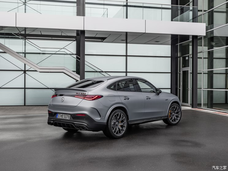 梅赛德斯-AMG 奔驰GLC轿跑 AMG 2023款 AMG GLC 63 S 4MATIC+ 轿跑SUV 梅赛德斯-AMG 奔驰GLC轿跑 AMG 2023款 AMG GLC 63 S 4MATIC+ 轿跑SUV