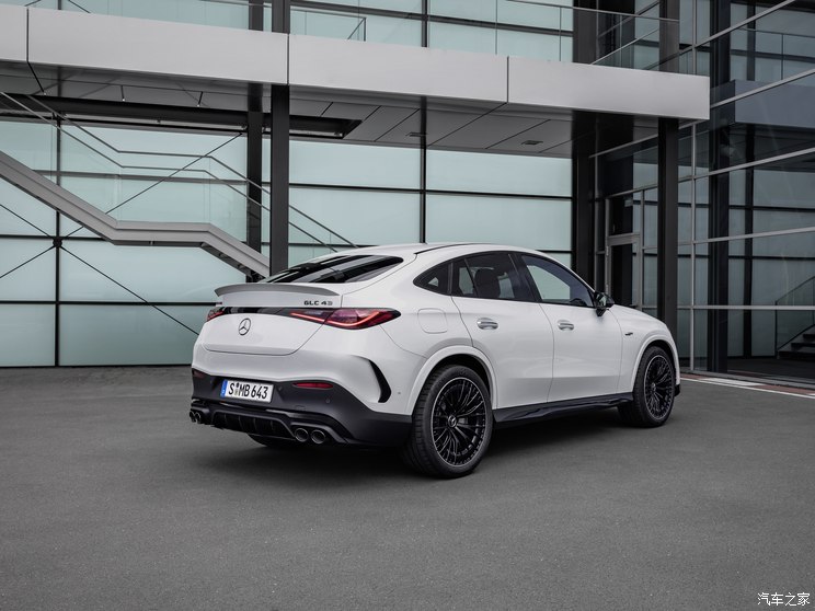 梅赛德斯-AMG 奔驰GLC轿跑 AMG 2023款 AMG GLC 43 4MATIC 轿跑SUV 梅赛德斯-AMG 奔驰GLC轿跑 AMG 2023款 AMG GLC 43 4MATIC 轿跑SUV