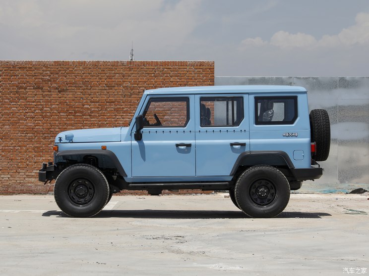 北京汽车制造厂 212 2023款 狙击手 2.4T 手动轻装款 北京汽车制造厂 212 2023款 狙击手 2.4T 手动轻装款