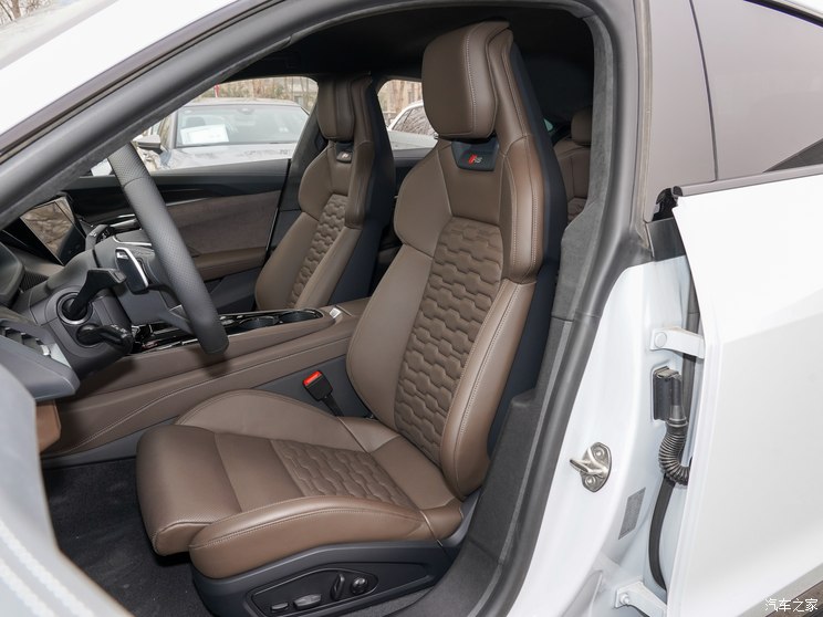 Audi Sport 奥迪RS e-tron GT 2023款 基本型 Audi Sport 奥迪RS e-tron GT 2023款 基本型