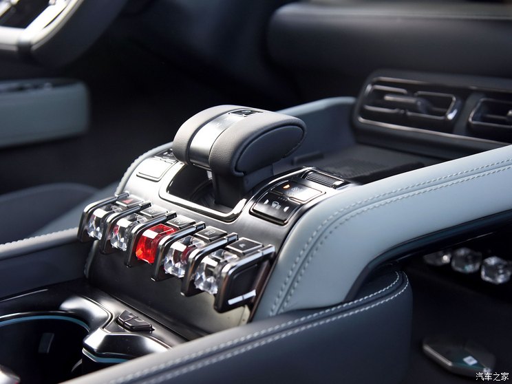 方程豹 豹5 2023款 低配版 方程豹 豹5 2023款 低配版