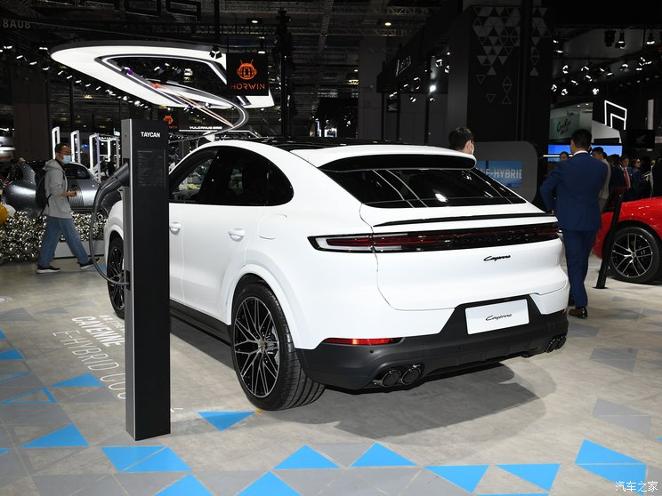 保时捷 Cayenne新能源 2024款 Cayenne E-Hybrid Coupé 2.0T 保时捷 Cayenne新能源 2024款 Cayenne E-Hybrid Coupé 2.0T