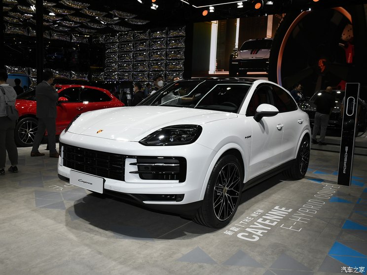 保时捷 Cayenne新能源 2024款 Cayenne E-Hybrid Coupé 2.0T 保时捷 Cayenne新能源 2024款 Cayenne E-Hybrid Coupé 2.0T