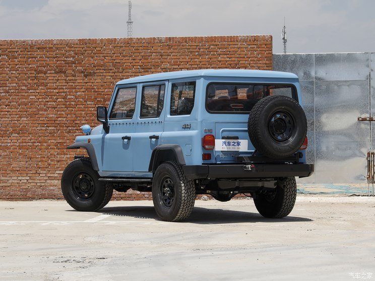 北京汽车制造厂 212 2023款 狙击手 2.4T 手动轻装款 北京汽车制造厂 212 2023款 狙击手 2.4T 手动轻装款