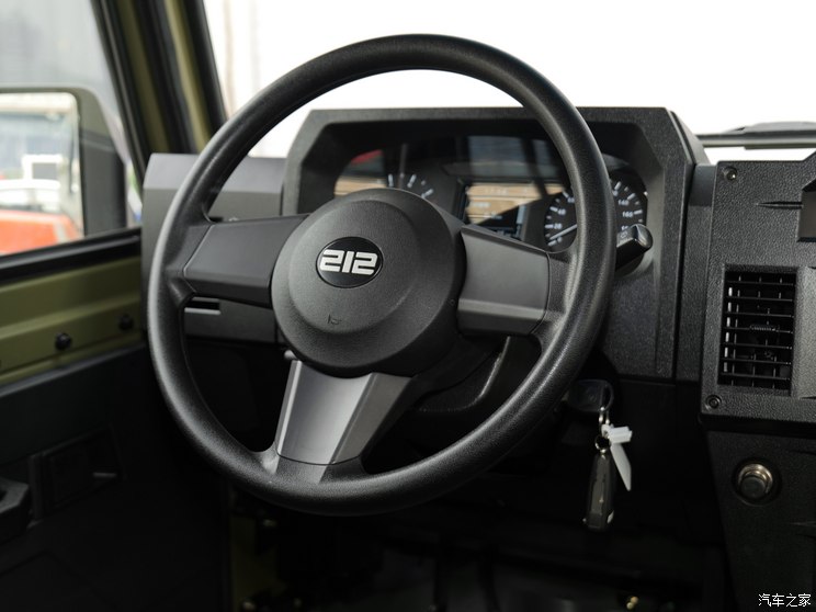 北京汽车制造厂 212 2023款 狙击手 2.4T 手动轻装款 北京汽车制造厂 212 2023款 狙击手 2.4T 手动轻装款