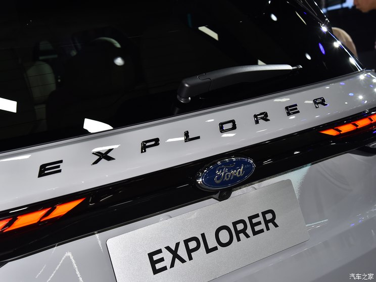 长安福特 探险者 2023款 EcoBoost 285 四驱赤金版 6座 长安福特 探险者 2023款 EcoBoost 285 四驱赤金版 6座