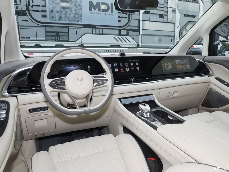 岚图汽车 梦想家 2024款 PHEV 超长续航旗舰版 岚图汽车 梦想家 2024款 PHEV 超长续航旗舰版