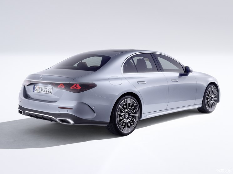 奔驰(进口) 奔驰E级(进口) 2024款 E 200 AMG Line 欧洲版 奔驰(进口) 奔驰E级(进口) 2024款 E 200 AMG Line 欧洲版