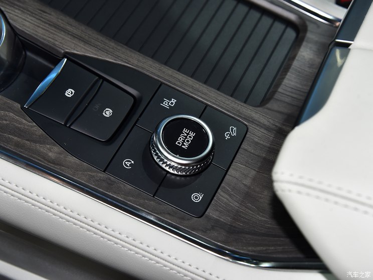 长安福特 探险者 2023款 EcoBoost 285 四驱赤金版 6座 长安福特 探险者 2023款 EcoBoost 285 四驱赤金版 6座